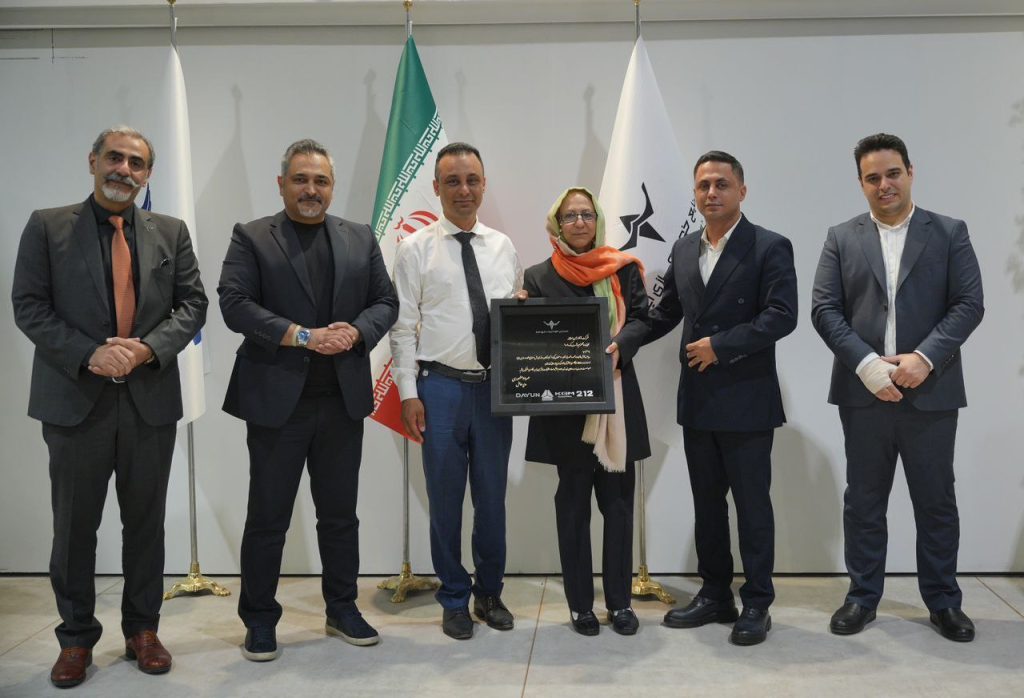 تجلیل از نمایندگان برتر خودروسازی ایلیا 6 photo_5906901812936559041_y