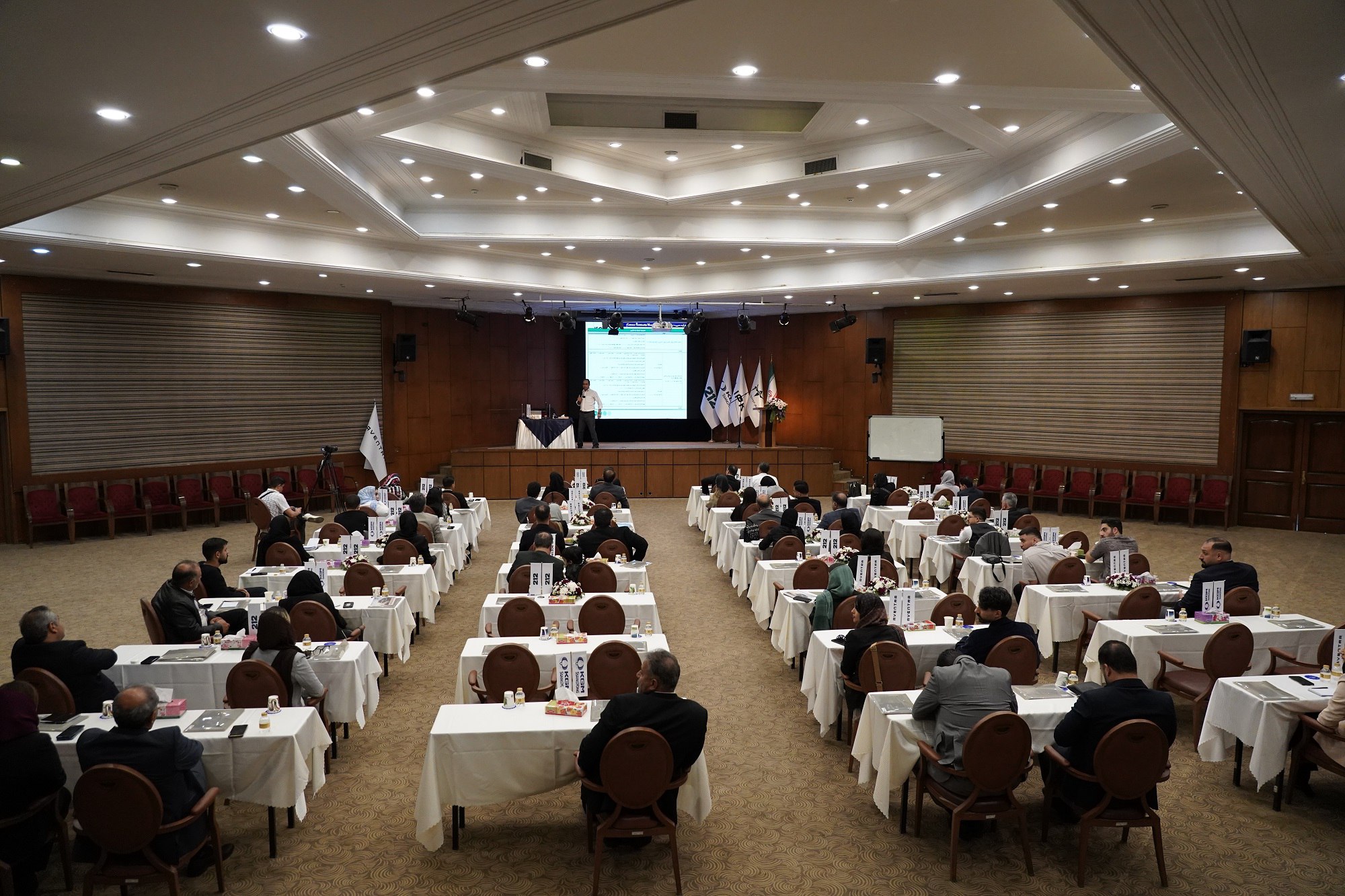 photo_6023764935303088725_w